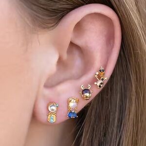 Disney’s Frozen Stud Earrings Set- Gold